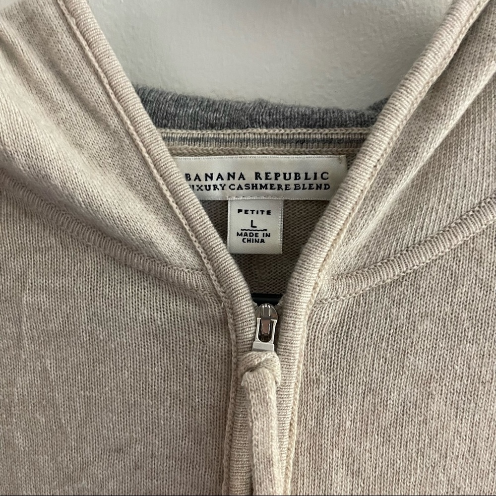 Banana Republic Zip-Up Hoodie☺️